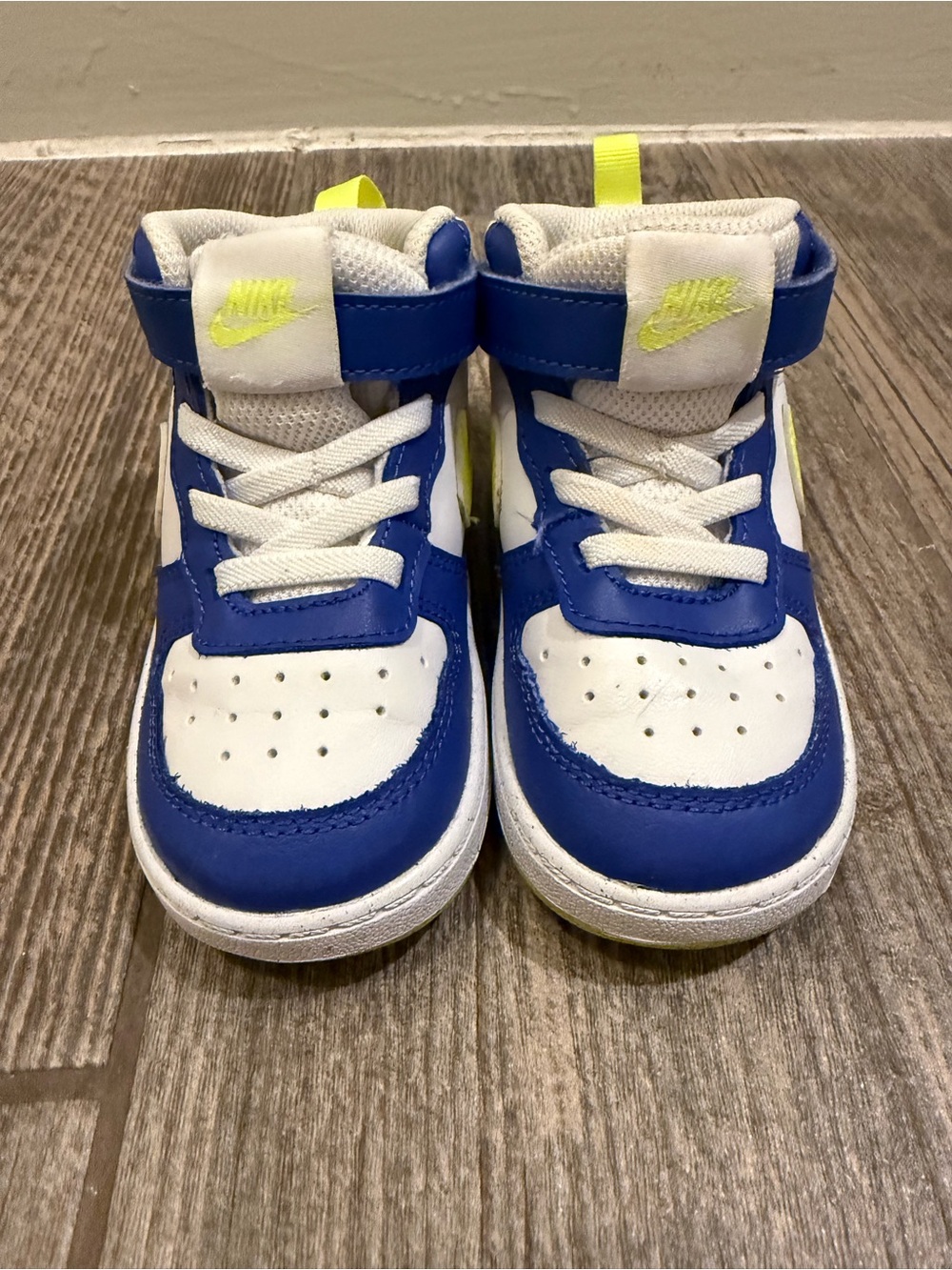 Nike Toddler Size 7 High-Top Sneakers